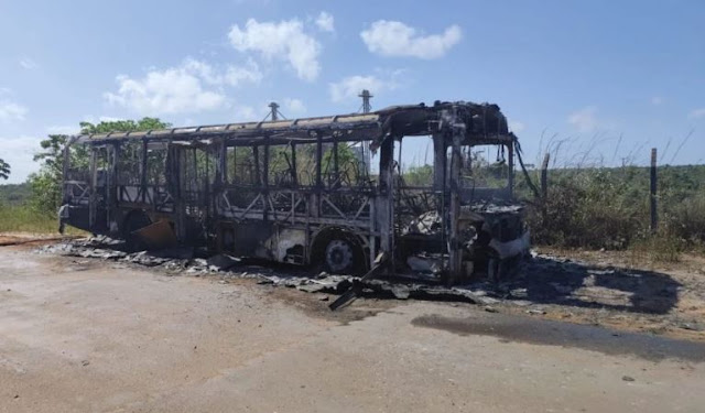 Ônibus é incendiado por desconhecidos na zona rural de São Luís